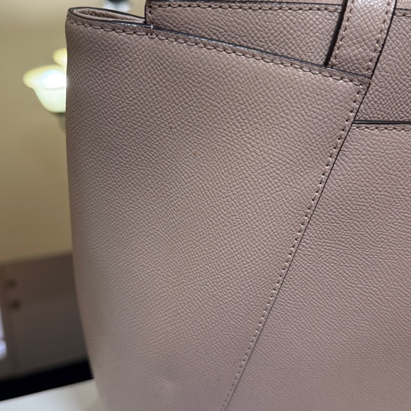 Michael Kors blush pink Tote with Gold Accents - Picture 5 of 7